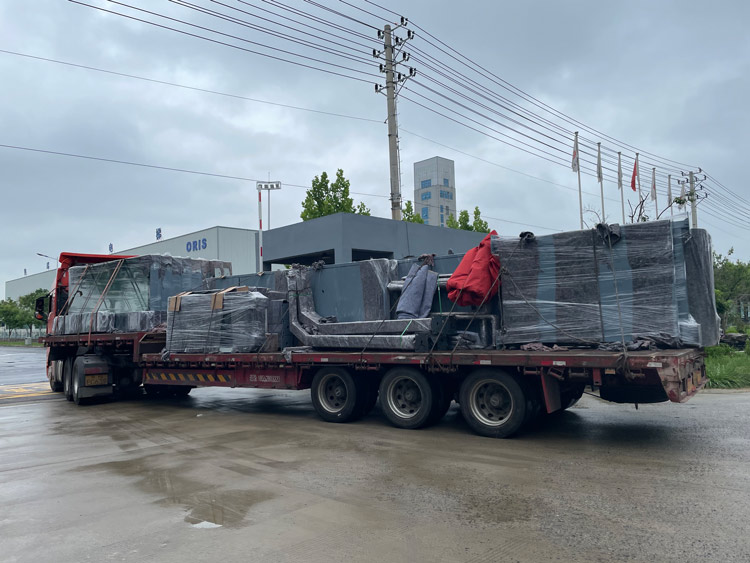 鹽城現代候車亭發貨案例第二批